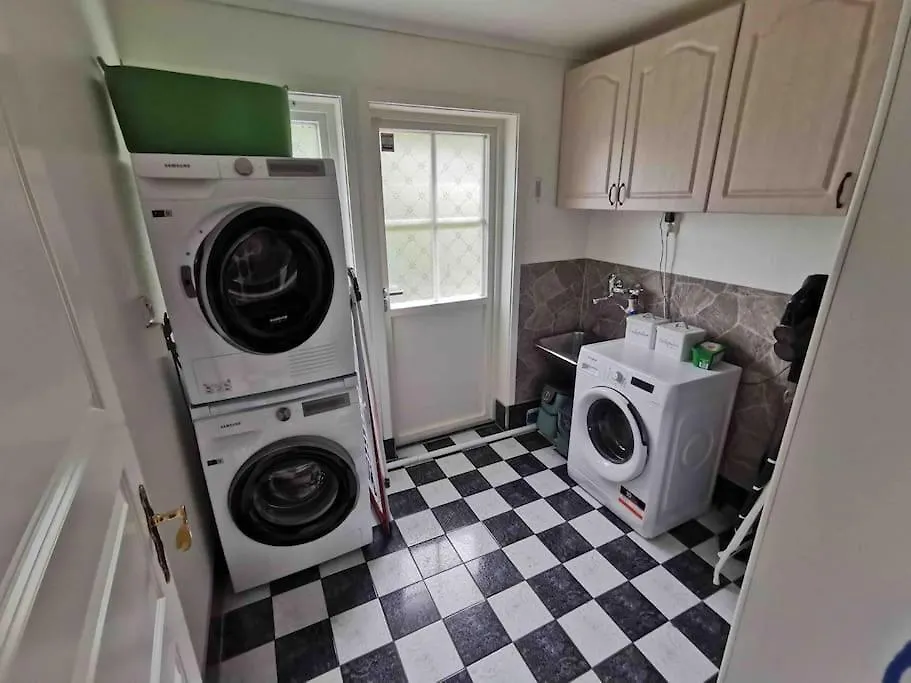 Large Villa With A Lovely Garden, Perfect For Families! Bergen